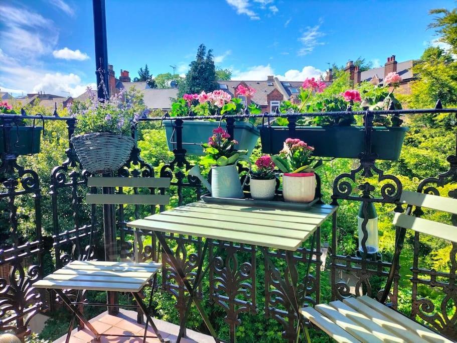 Charming London With Balcony Apartment Екстериор снимка